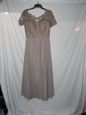 Nude Pink Lace Short Sleeve Chiffon Maxi Dress